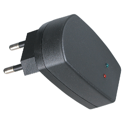 Síťový adaptér na USB, černý